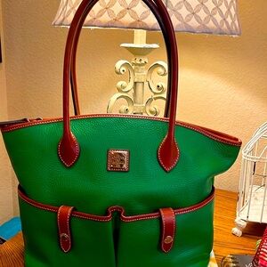 Kelley green shoulder bag